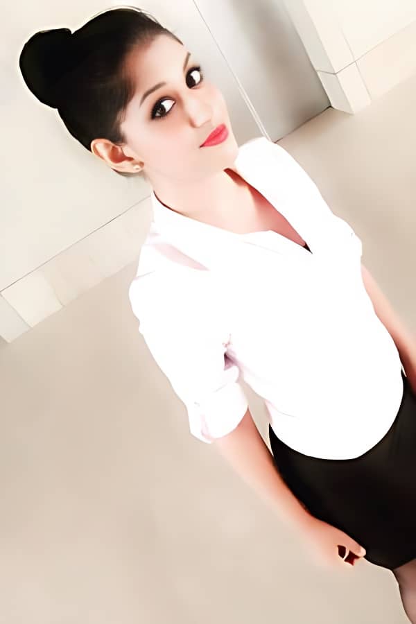 actress escort gajraula